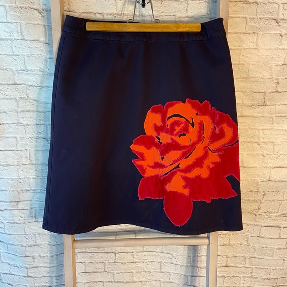 Boden Dresses & Skirts - Boden Blue Skirt With Flower